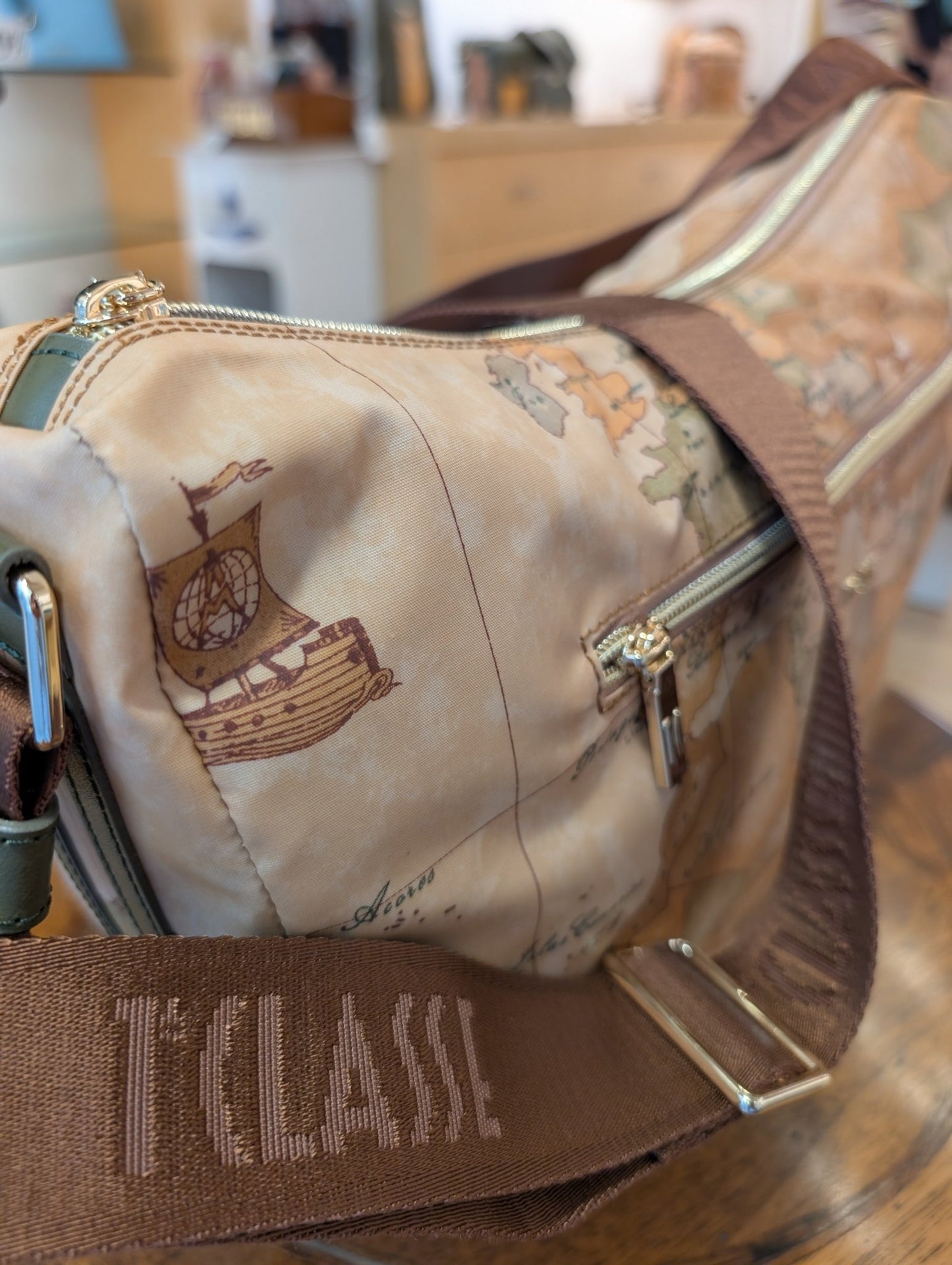 Borsa a tracolla grande Alviero Martini 1A Classe LD36 S578 0609 – Heritage, Verde Muschio e pelle castagna - Veronica Borse e Accessori