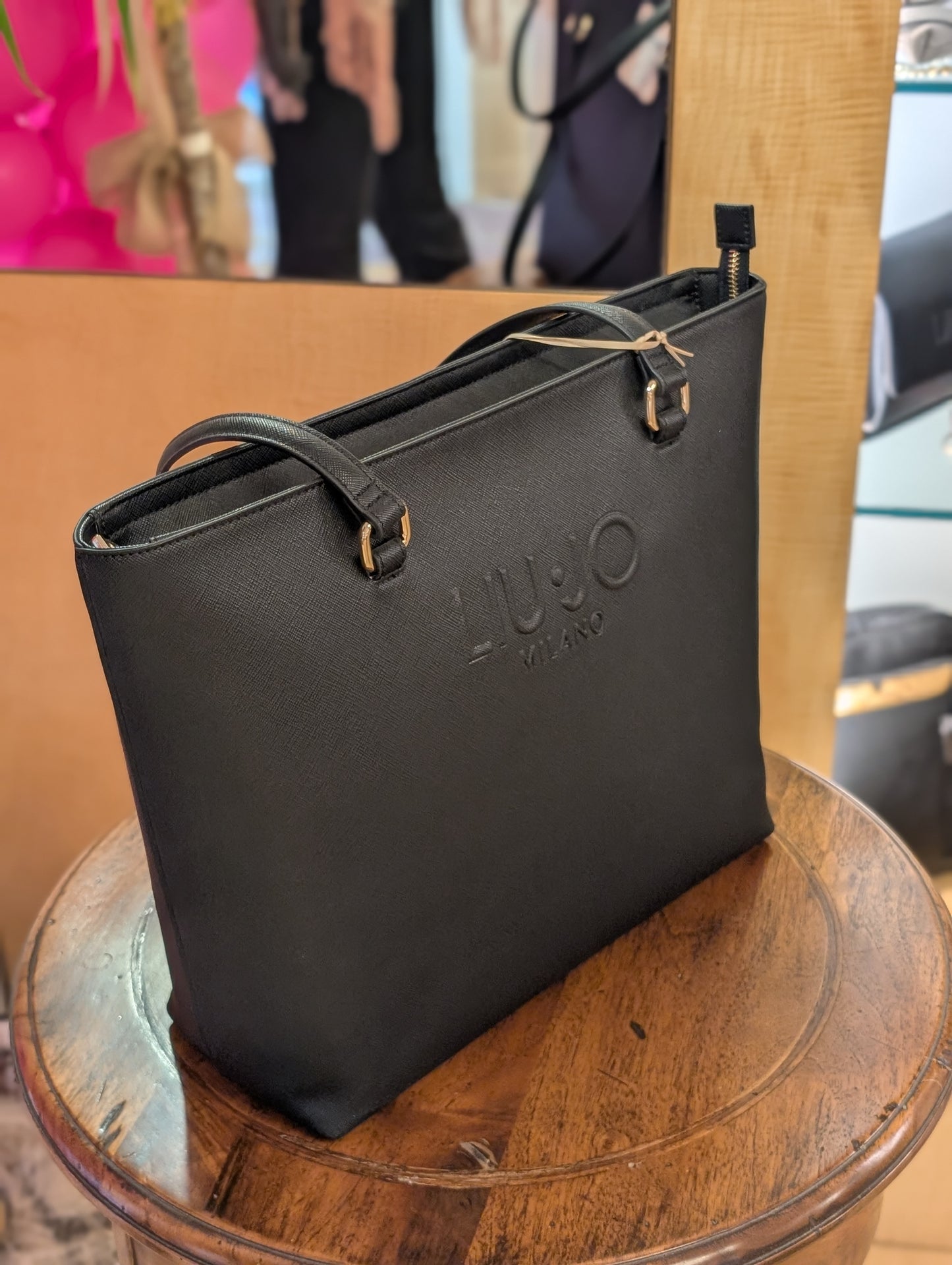 Borsa shopping bag Liu Jo AA5321E0087 – Capiente e chic con logo a rilievo