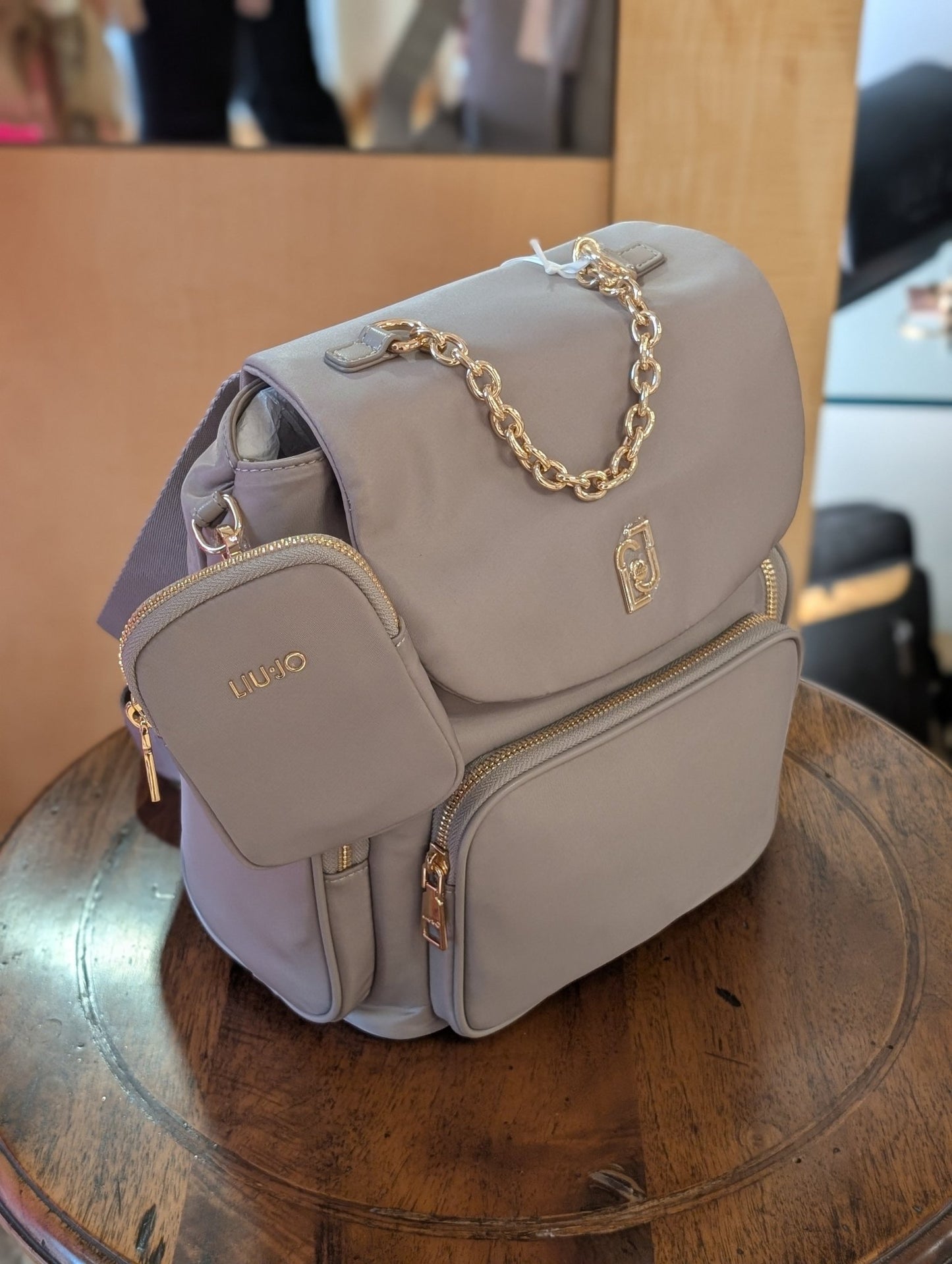 Zaino Liu Jo AA5174T4559 – Eleganza urbana con charme femminile - Veronica Borse e Accessori