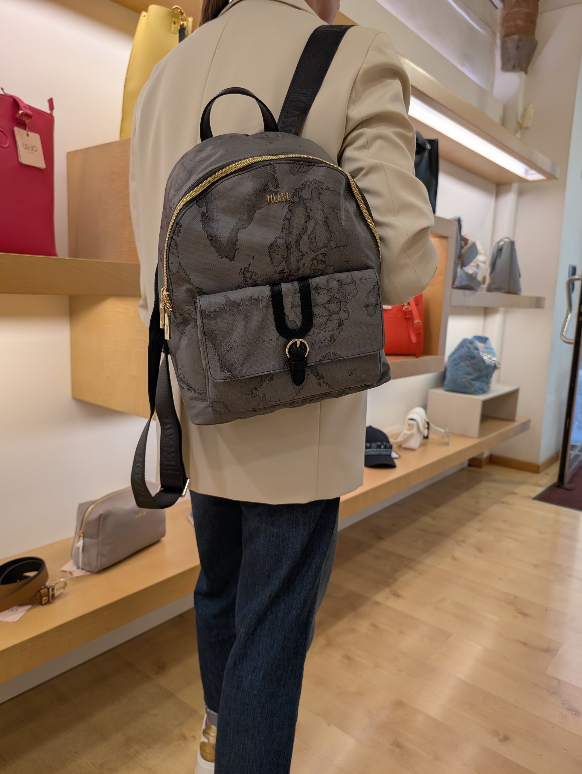Zaino Alviero Martini 1A Classe LD39 9449 0030 in Tessuto Geo Soft Grigio Scuro - Veronica Borse e Accessori