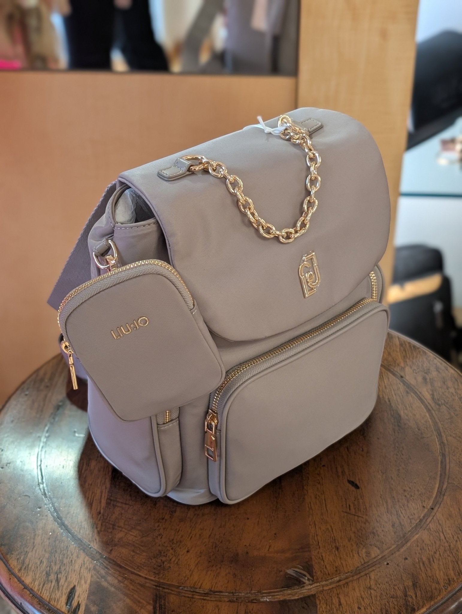 Zaino Liu Jo AA5174T4559 – Eleganza urbana con charme femminile - Veronica Borse e Accessori